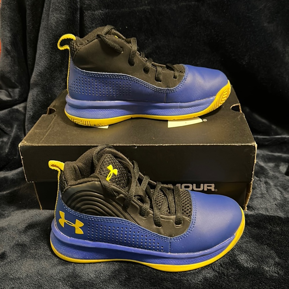 LITTLE KIDS UNDER ARMOUR